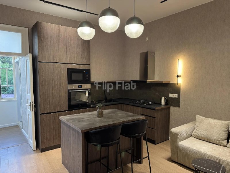 Apartment, 2 bedrooms · Mtatsminda — photo 1