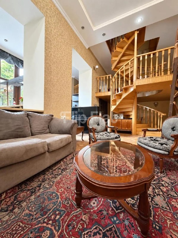 Apartment, 3 bedrooms · Mtatsminda — photo 1
