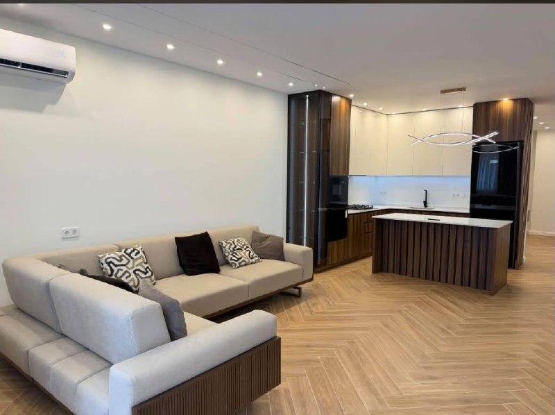 Apartment 95 m², 3 rooms — photo 3