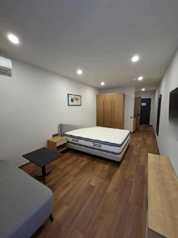 Commercial 31.5 m², studio — photo 1