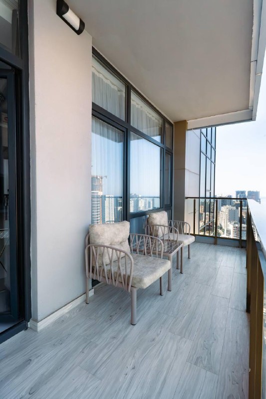 Apartment 80 m², 3 rooms — photo 2