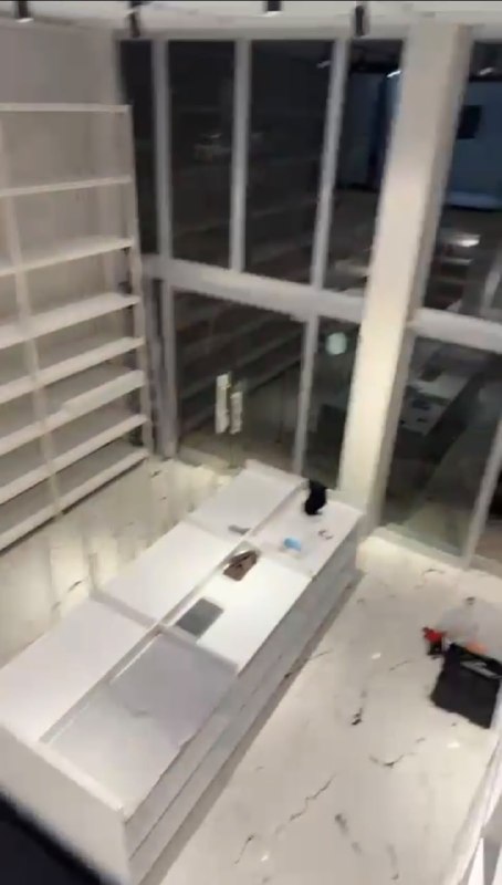 Commercial 75 m² — photo 1