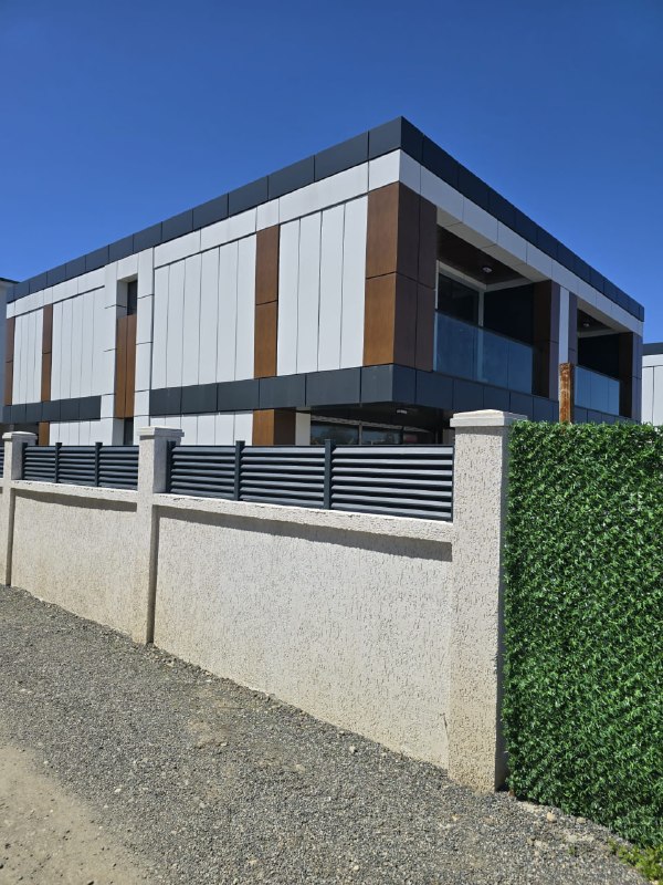 House 142 m² — photo 1