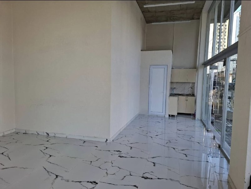 Commercial 55 m² — photo 2