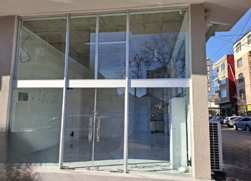 Commercial 55 m² — photo 3
