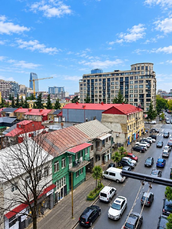 Продаётся 2-bedroom в Старом городе Батуми с дополнительными комнатами — фото 2