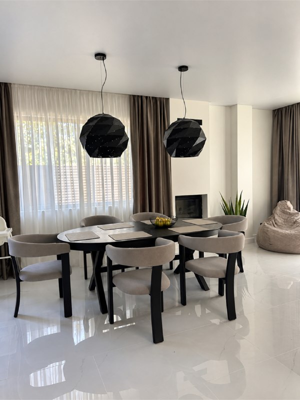 House 220 m², 4 rooms — photo 1