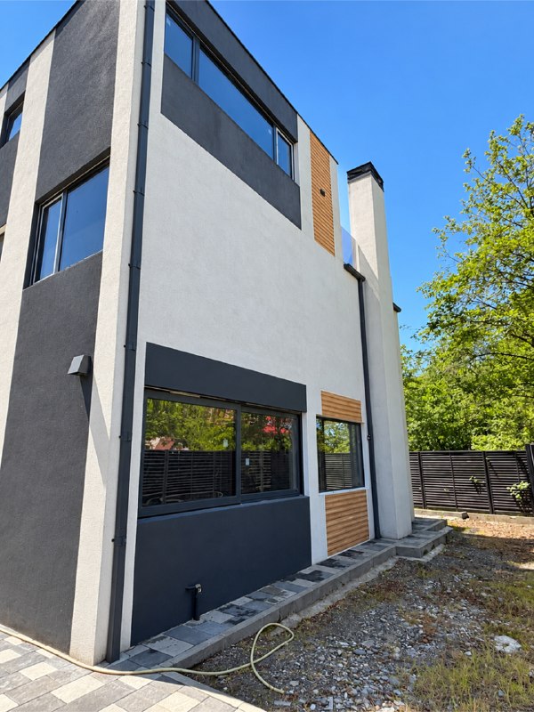 House 208 m², 4 rooms — photo 2