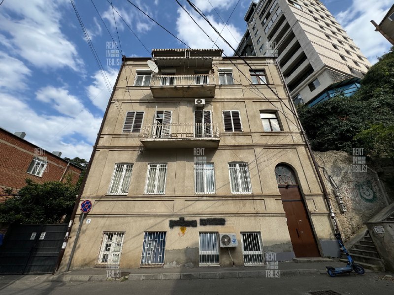 Квартира, 3 спальни · Ваке — фото 1