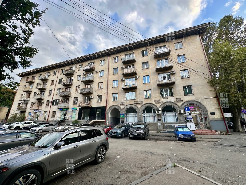 Квартира, 3 спальни · Ваке — фото 1