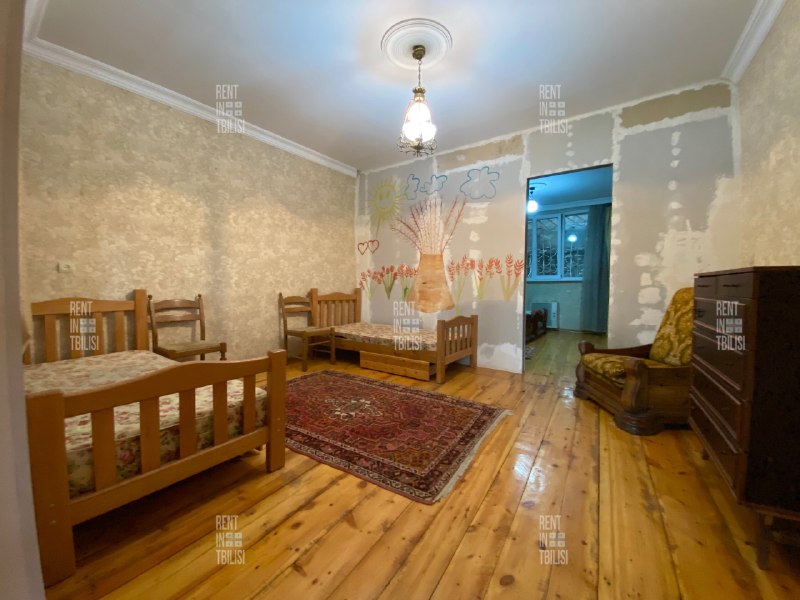 სახლი, 3 საძინებელი · საბურთალო — ფოტო 2