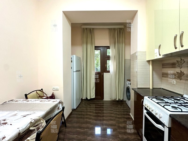 Commercial, 4 bedrooms · Vake — photo 4