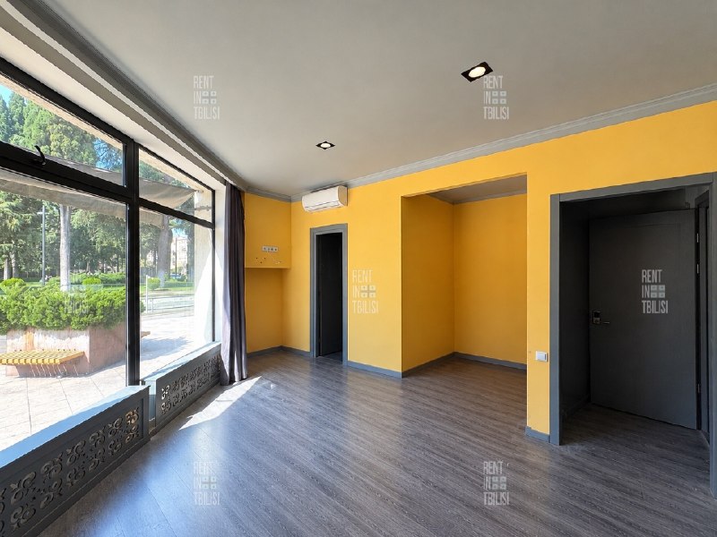 Commercial, 4 bedrooms · Mtatsminda — photo 3