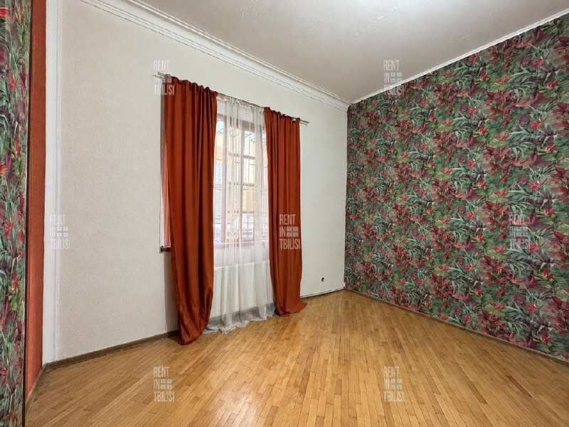 Commercial, 4 bedrooms · Sololaki — photo 5