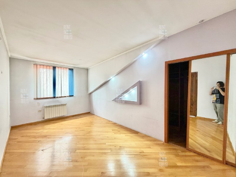 Commercial, 4 bedrooms · Saburtalo — photo 4