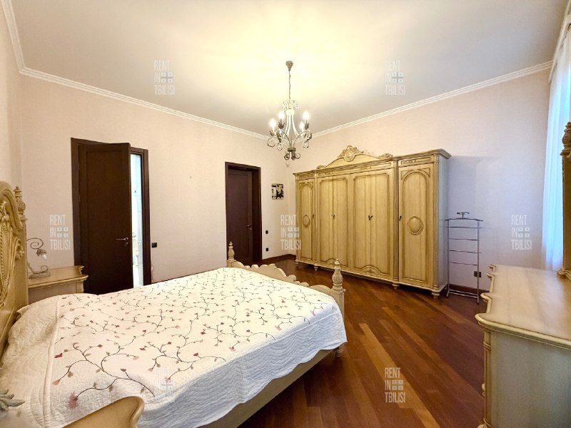 Apartment, 4 bedrooms · Vake — photo 5
