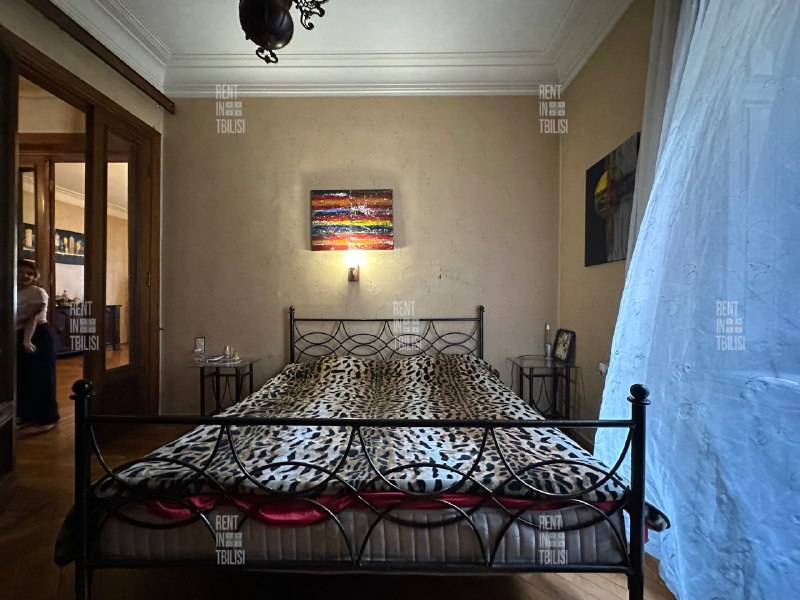 Commercial, 3 bedrooms · Vake — photo 4