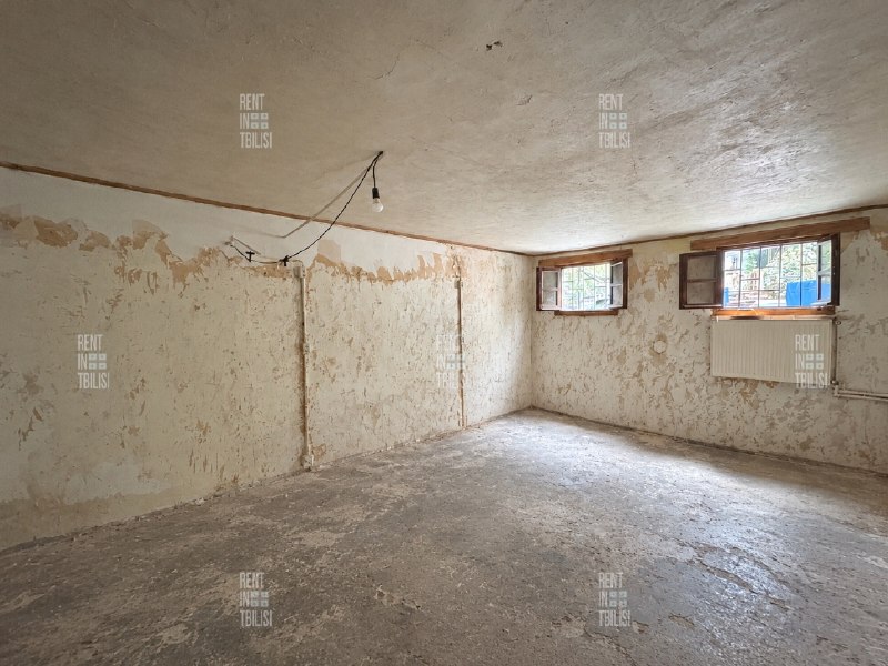 Commercial, 4 bedrooms · Sololaki — photo 2