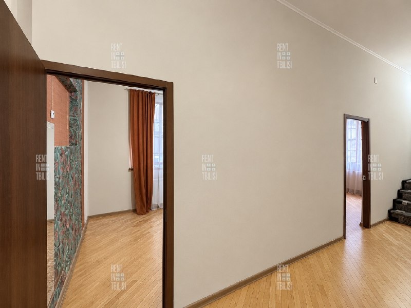 Commercial, 4 bedrooms · Sololaki — photo 4