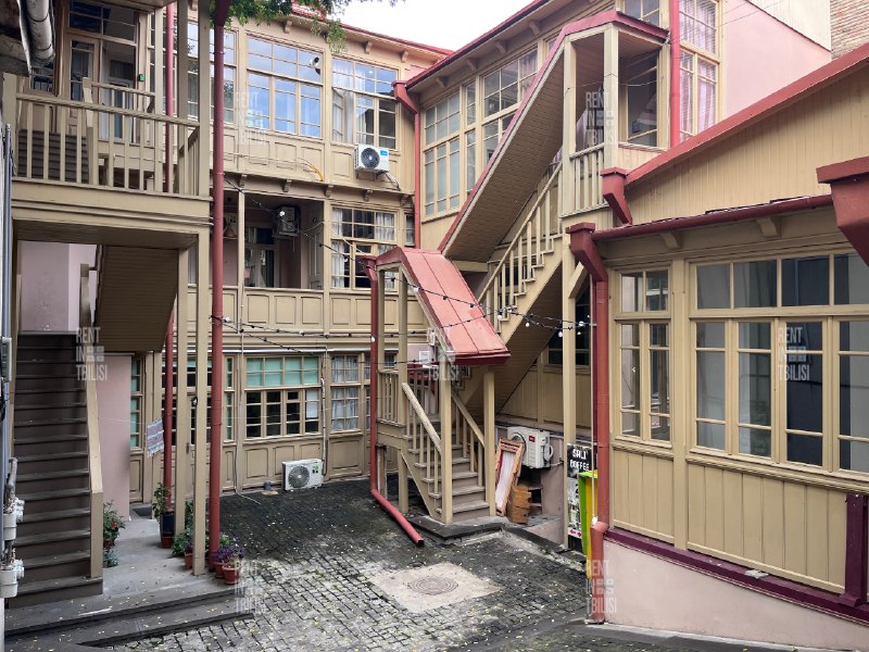 Apartment, 3 bedrooms · Sololaki — photo 1