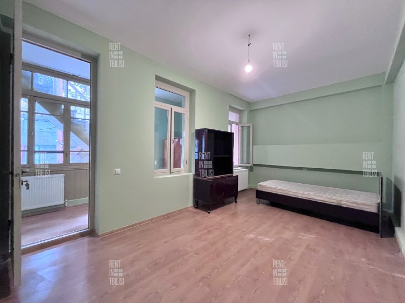 Apartment, 3 bedrooms · Sololaki — photo 4